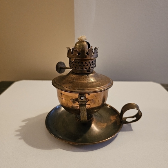 Vintage Brass Oil Lamp - Wick Included - Picture 2 of 6